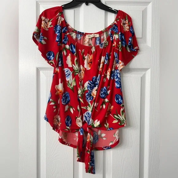 Red floral tie front blouse - Picture 2 of 6